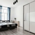 Tomasza 20 140m2 *