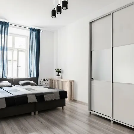 Tomasza 20 140m2 *